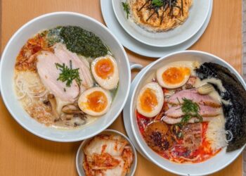 台中西屯深夜美食必吃-濃郁系雞白湯特色拉麵店「高浪川」