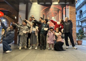 從職場到菜市場「三葉豆花」兄妹齊心創業-親情與好味道攜手迎風成長