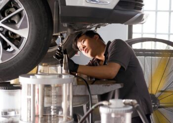 台中大里汽車保養推薦-韓式深度清潔與透明服務-讓愛車更耐用