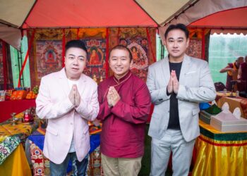 雪歌仁波切主持「金字塔能量園」祈福大會-小彬彬、董至成現身參與