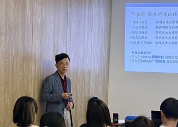 陶聲洋公益健康講座聚焦「胸腺素輔助治療」-張嘉麟醫師攜手唐玲鼓勵癌友與癌共存