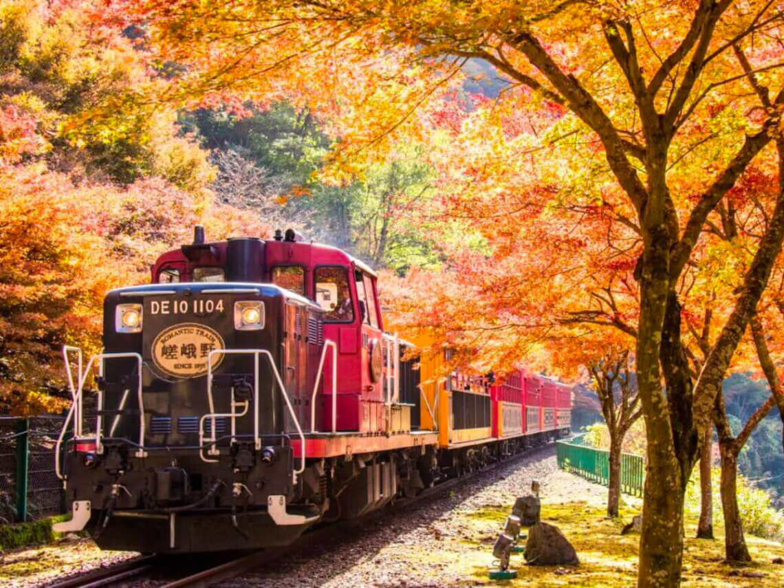 日本自由行|在京都搭嵐山小火車、看伏見稻荷大社千本鳥居!