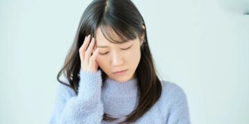 經前頭痛不只是「賀爾蒙作怪」 針刀療法精準鬆解頸椎關節囊 揪出反覆偏頭痛的真兇