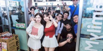 Paldo 泡麵女神降臨全家便利超商！安芝儇、南珉貞當一日店長為粉絲應援！