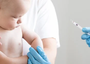寶寶保護力夠了嗎？出遊前爸媽必看！醫教「疫苗防護攻略」：肺炎鏈球菌這個型別須特別留意