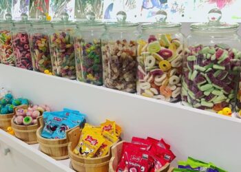 宜蘭糖果專賣店必逛 藏在東門夜市裡進口軟糖和古早味驚喜