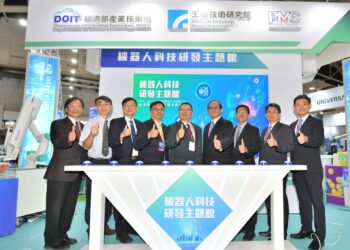 經濟部AI機器人三箭齊發 搶攻智慧醫療製造新藍海
