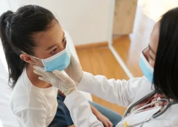 頸部反覆流膿恐藏隱疾 萬芳醫院提醒警覺腮裂囊腫