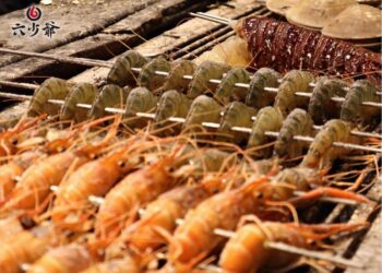 超熱門墾丁大街海鮮燒烤餐廳 現撈活蝦鮮味引爆饕客味蕾