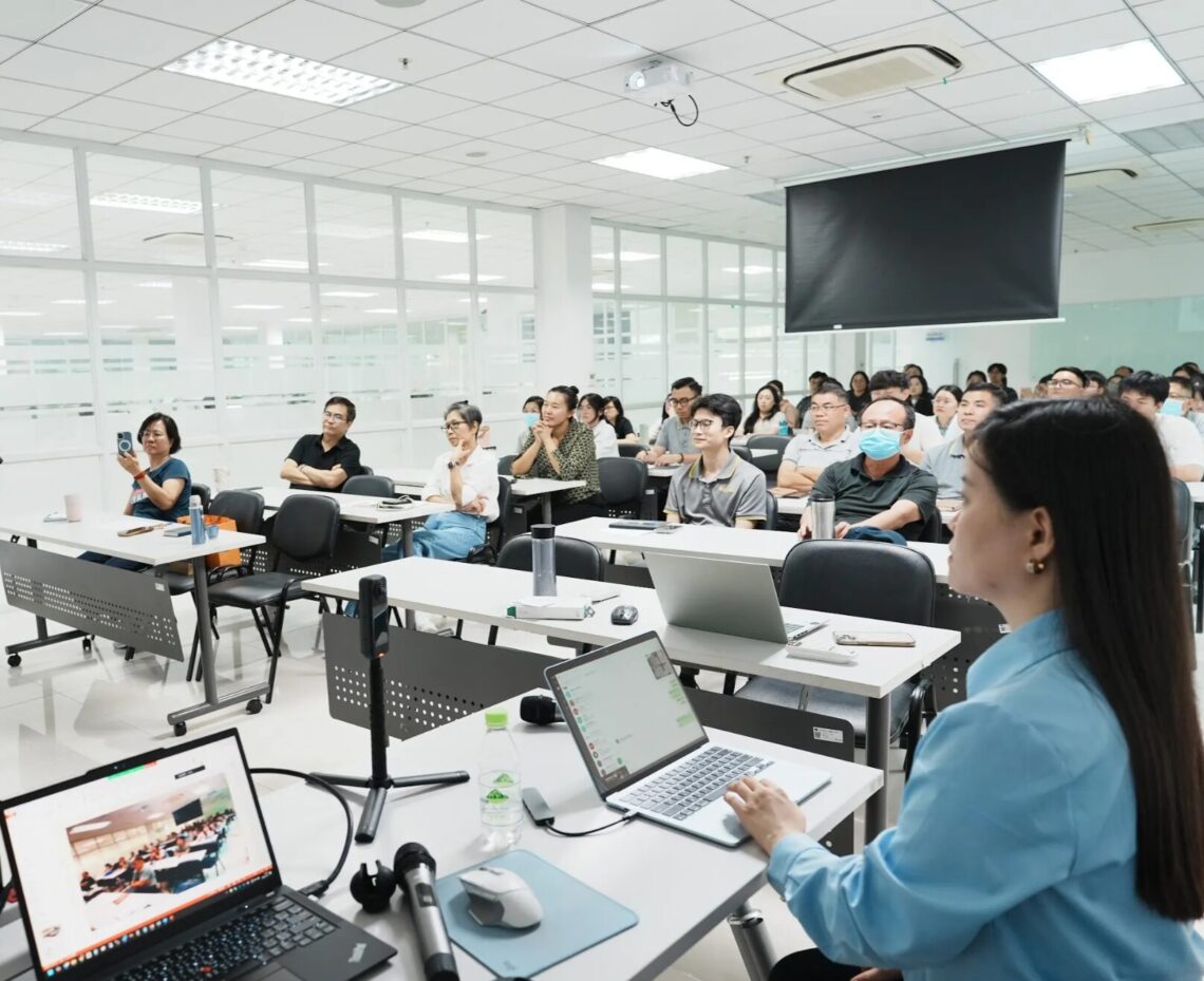 人人都是提示工程師 旭榮集團透過EgentHub打造傳產 AI 實戰示範廠