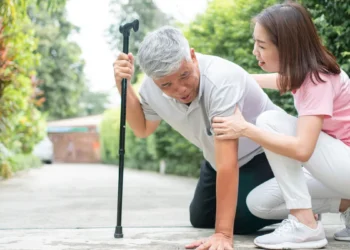 98歲阿公 骨鬆至今健步如飛 醫師：持續用藥是關鍵