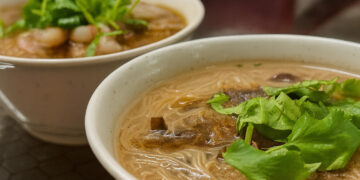 南屯人氣麵線糊推薦 現炸臭豆腐完美搭配 巷弄小吃必吃組合