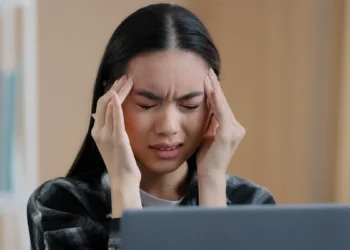 偏頭痛只能忍? 醫師以自身經驗鼓勵病友 選對科別治療讓生活重回正軌