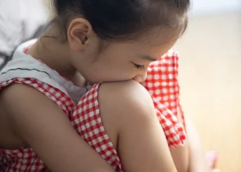 5歲女童胸部提早發育 醫師揪出「每天都在用的東西」是關鍵