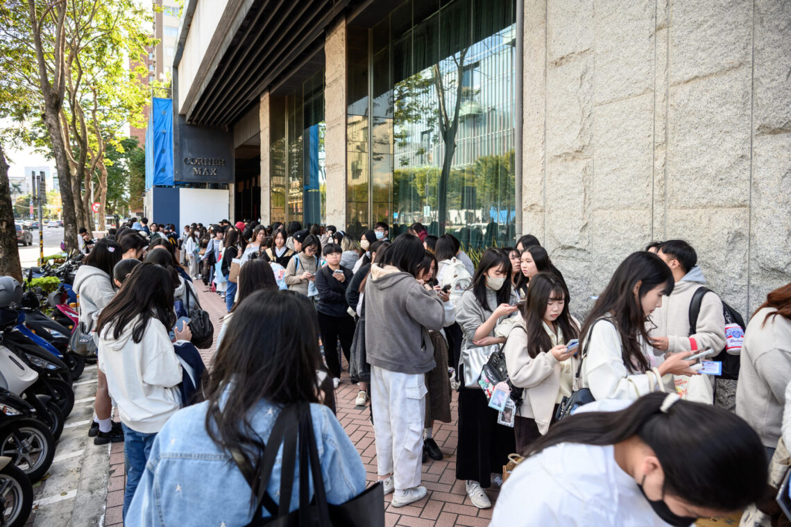 雙向奔赴的愛!ARKis 週年盛典圓滿落幕 數百粉絲塞爆會場 淚海中許下四季之約
