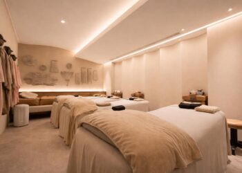 高雄新興區SPA芳療 全身精油按摩＋熱石療程 深夜也能安排放鬆