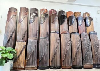 新北手工古箏工作室30年堅持 從木紋到音色 每把琴都親手試彈