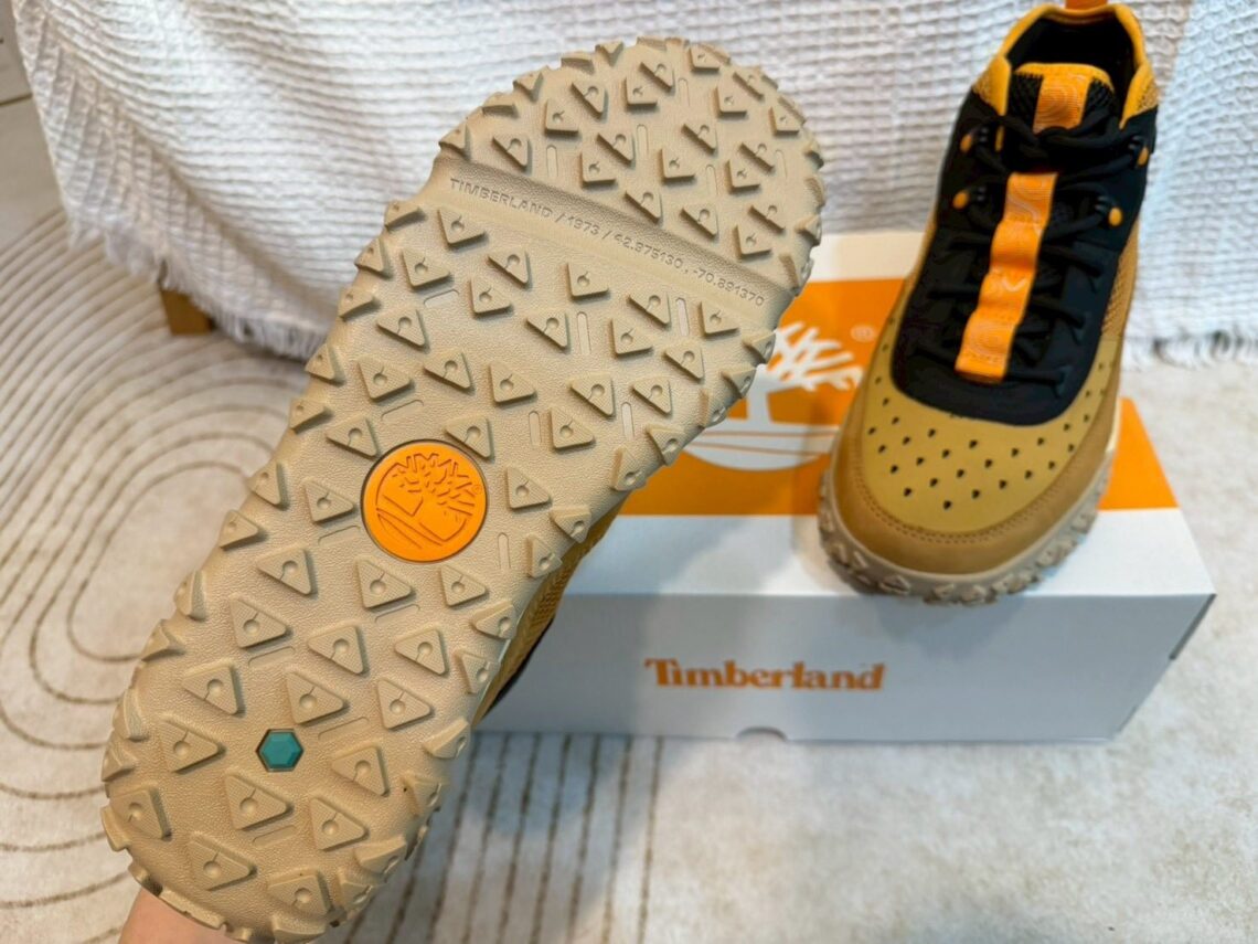 上班族猛讚久走不累 最頂機能鞋是它「雨天超防水」全網讚：穿過回不去