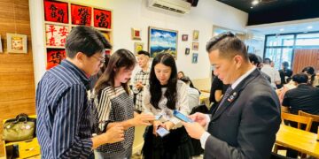 為花蓮店家企業升級 誠翊資訊從一張AI數位名片開始