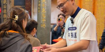 士林金面媽祖廟超靈 盛傳企業家愛拜 林揚庭除夕守夜為士林北投祈福