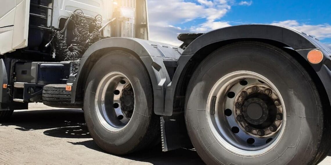 台中梧棲輪胎行專攻大車維修 貨車輪胎更換有保障