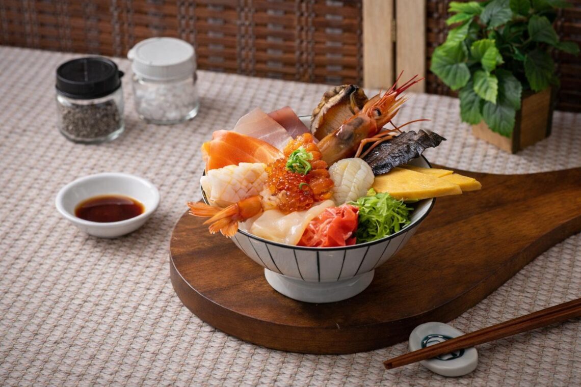 龜山日式料理店推薦 新鮮魚料自由選配 豐盛美味生魚片、丼飯
