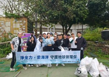黑桃A Online發起淨灘行動 與林采緹攜手愛海洋