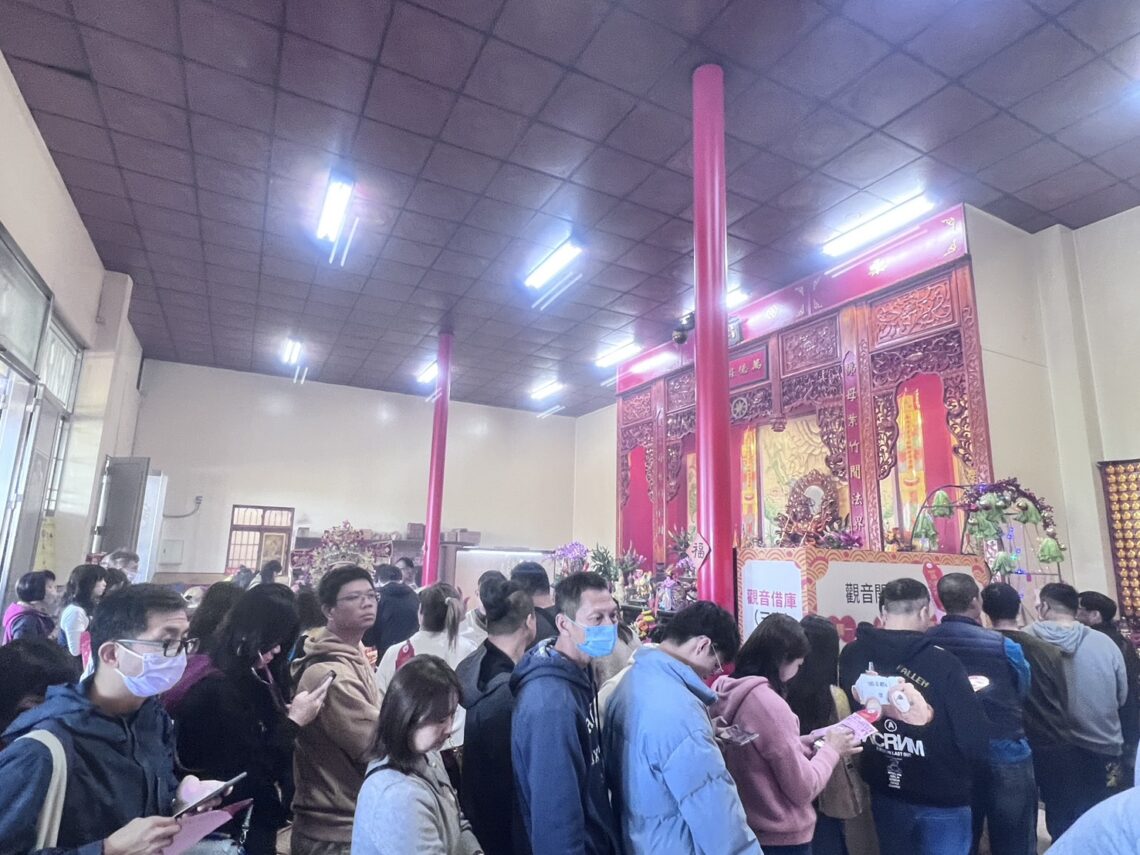 南投龍華宮觀音開庫 這招「借財借運」讓霉運轉紅運