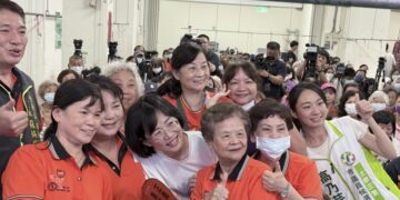 高乃芸與蘇巧慧合體拚「包中」 再為樹林弱勢孩童送神級美味粽子