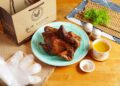 苗栗桶仔雞16年功夫 鎖住鮮嫩肉汁 現烤外帶的經典美食