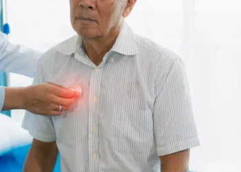 小細胞肺癌突破治療瓶頸！一線免疫合併化療 助提升長期存活機率