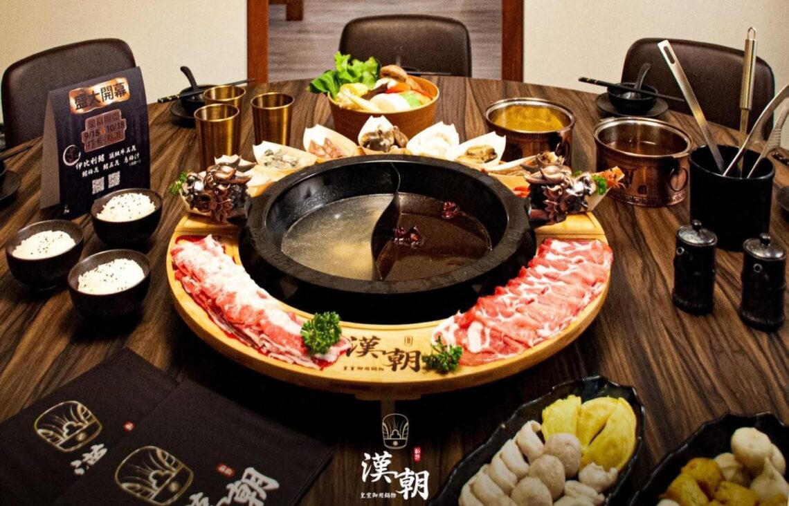 竹北鴛鴦火鍋 10年經驗熬製大骨湯 半份肉品輕鬆解鎖和牛