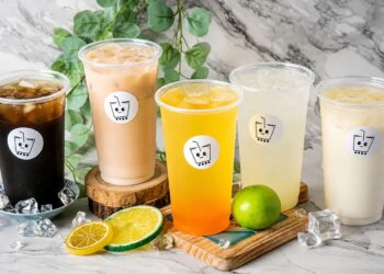 彰化市區茶飲店 從煮茶溫度到浸泡時間 講究風味黑糖青草茶、檸檬飲與氣泡飲