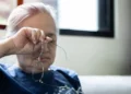 飛蚊症不只是「眼前有黑點」 中醫師：恐是視網膜警訊