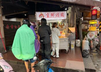 高雄新興區人氣炸雞選擇 堅持新鮮現炸鎖住鮮甜肉汁 下班聚餐或家庭加菜都方便