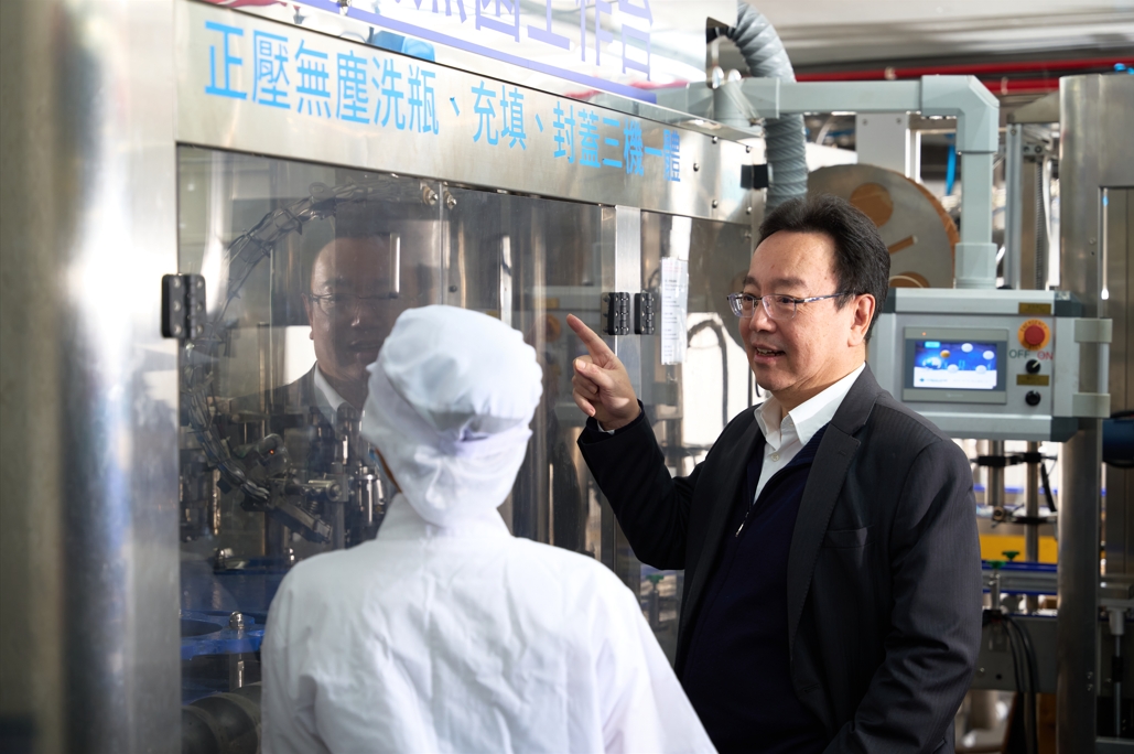 企業挑選桶裝水供應商看什麼?華生飲水提出水質、工廠、配送與售後四大標準