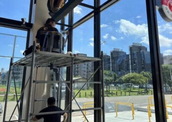 在地耕耘十年的桃園隔熱工程業者 汽車、住家隔熱膜安裝並行 師傅也參與店務營運