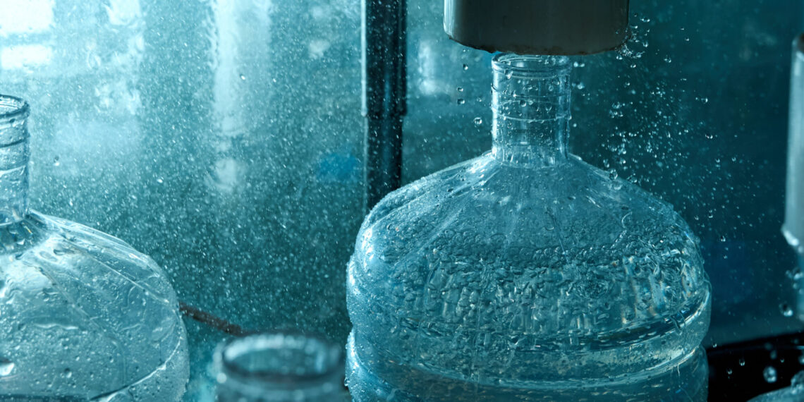 純淨水、A+鹼性離子水、麥飯石礦質水有何不同？華生飲水整理三種選擇方式